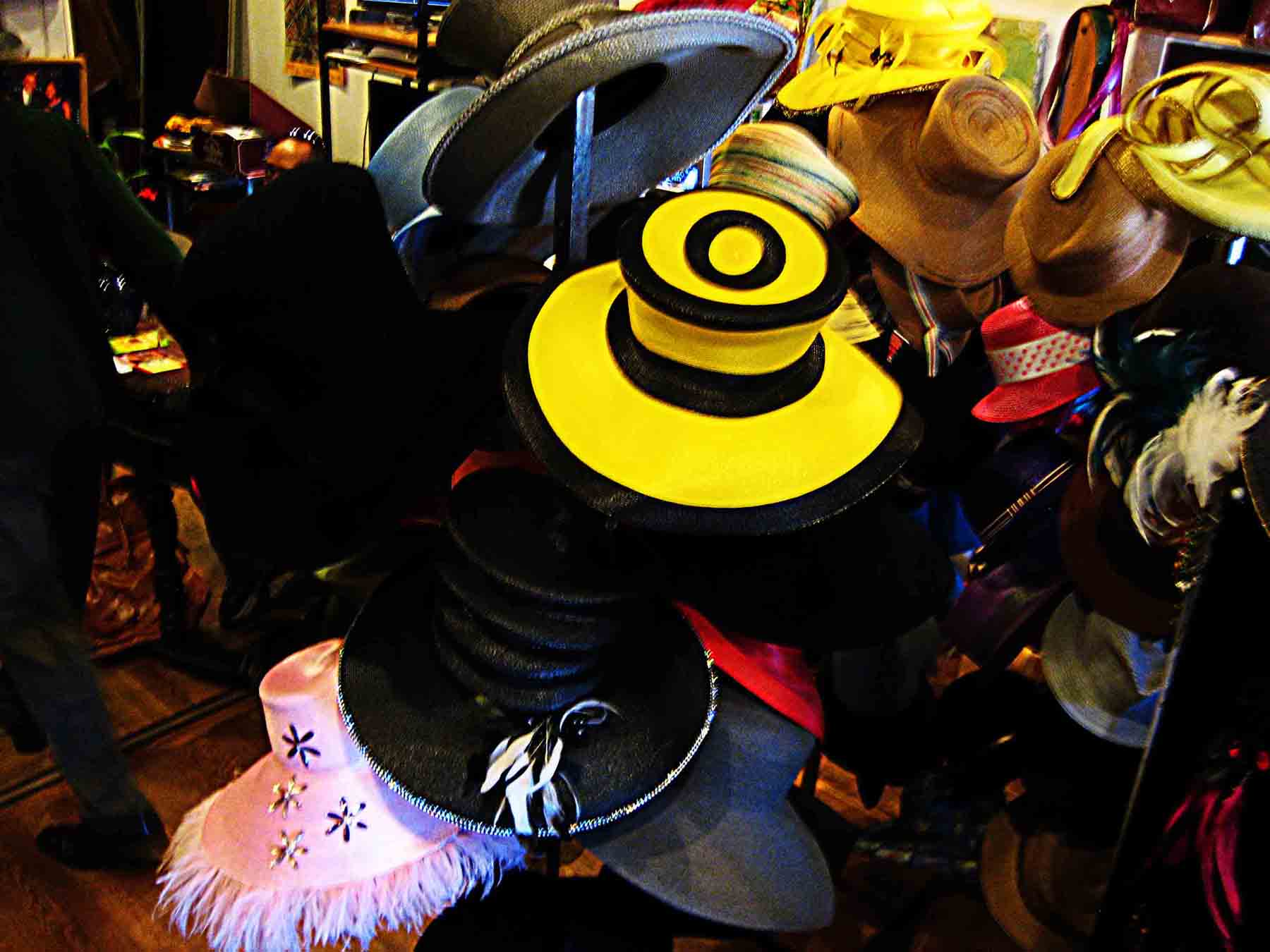 YellowHatsEsmall2